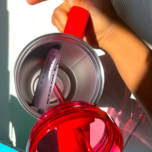 Starbucks Holiday Red Stanley Tumblr (2023) - Picture 3 of 8